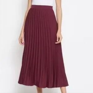 Elegant Burgundy Pleated Skirt Size 4-6